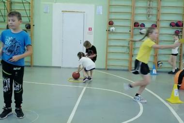 На уроке физкультуры